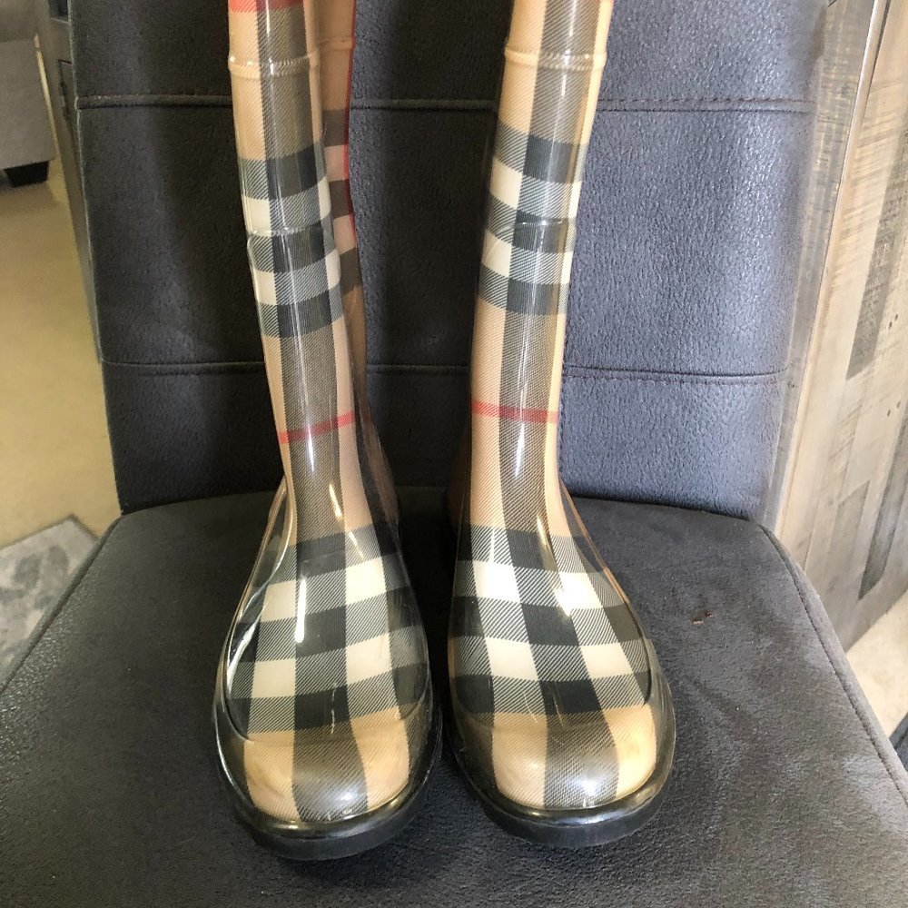 Authentic VINTAGE Burberry Rainboots